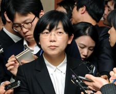 '도덕성 타격' 이정희 정치인생 최대위기, 돌파구 없나