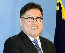 '나꼼수'김용민, "큰 싸움 시작할 것"...야권 단일후보 확정