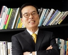 '매출 4조' 흉내낼 수 없는 '온리 원' 승부