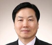 민주 '경제선봉' 홍종학 "새누리 경제민주화는 복사정책"