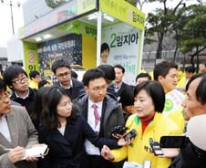 'MB-새누리 심판 국민위 "사찰 수사 위해 권재진 법무장관 물러나야"