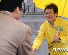 부산 북강서을 문성근 "이번엔 바꿔, 노무현 정신 잇자"