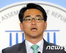 민주 "盧 정부서 했다고? 靑 후안무치"