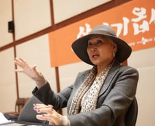 패티김 "46년 전 주연한 역할 심사..감회 새롭다"