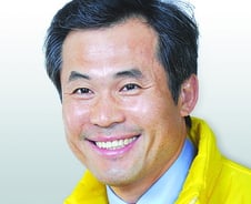 [당선자] 압도적으로 당선 김승남 "서민과 사회적 약자 챙기겠다" 