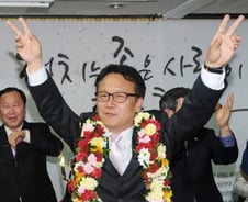 [당선자] 동대문을 민병두 "무거운 마음으로 당선 받겠다"