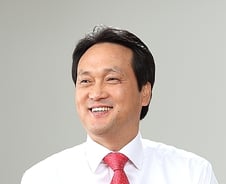 [당선자] 오산 안민석 "앞만 보고 뛰겠다"