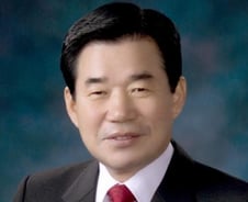 [당선자]수원정 민주통합 김진표 "이젠 정권교체 선봉장이 될 것"