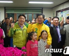 [당선자]인천 계양갑 신학용, "이제 정권교체를 위해 힘쓸 것"