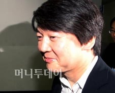 '대권 도전' 안철수, 박근혜와 지지율 차이는