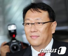 다른듯 같은 이정배와 이국철, '파이시티 비리' 종착역은?