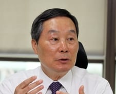 건강보험 안살림男, 의료계에 자꾸 말거는 까닭