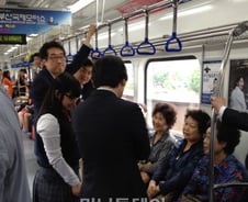 [단독]'안철수의 B.M.W' 함께 탔더니…