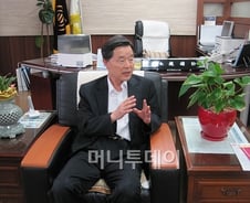 "내 자식만큼은 대학 가야한다는 생각 버려라"