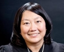 삼성·애플 쥐락펴락 한국계 미국인 女판사