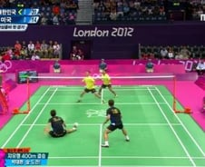 이용대 '앉아서 수비' 묘기 "역시 랭킹1위"