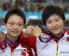 中 수영천재 예스원, 女 200m 개인혼영 우승