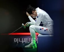 펜싱 공식 타임키퍼 오메가 "1초면 5번 접촉 가능"