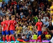 '그 순간! 안울린 휘슬'...한국- 브라질 '페널티 논란'