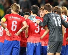 "한일전이냐 토익이냐"…그것이 문제로다