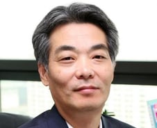 [MT시평]14번째 金, 이제 경제가 딸 차례 