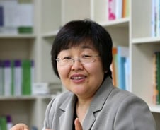 6살때 친척에 성추행 당한女, 40년 지난후…