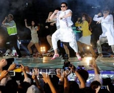 싸이, '강남스타일' 뮤비 유투브 조회수 8000만↑