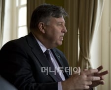 "4대강 사업, 물부족 국가의 혁신적인 적응전략"
