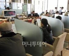 [단독]금융당국 "국내銀  내부통제 특별검사 돌입"