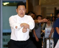 외교부 "싸이 '독도스타일' 검토"…네티즌 "박종우나 해결해라"