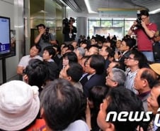 '안철수 현상'부터 대선 출마까지…1년여의 줄다리기