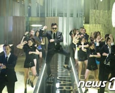 싸이, 美 고급브랜드 '질스튜어트뉴욕' 모델 발탁