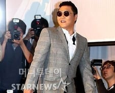 싸이, 빌보드 1위 찍고..장안동서 옷벗는다?