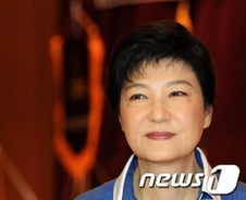 모멘텀 못찾는 박근혜, 승부수는?