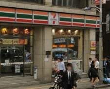 싸이 시청 공연에.. 편의점도 웃었다