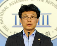 문재인 선대위, '과거사' 다룰 진실과화해위원회 설치…위원장 유인태