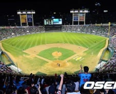 '두산-롯데' 준PO 1차전 매진… 11G 연속 매진