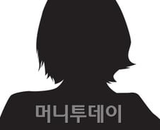 연수입 12억 女배우의 씁쓸한 '위장취업'