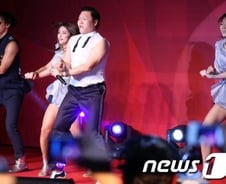 싸이 '라잇나우' 등 300여곡 청소년유해매체물 지정 취소된다