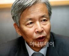 이정우 "재벌, 시냇물 아닌 바다 나가 경쟁해야"