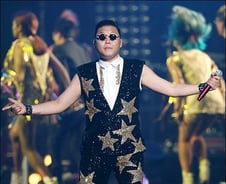 日, 뒤늦게 '싸이 바람'… 불법음원으로 상위권