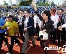 박근혜, 다시 '현장'으로···민생행보 재시동