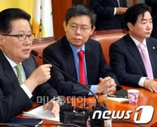 朴 "정수장학회와 무관".. 野 "최필립도 안 믿을 것"