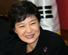 與, '정수장학회 논란' 해법 마련 부심… "실기해선 안 돼"