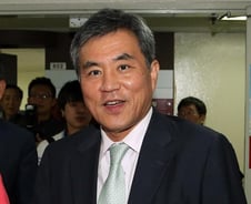 이상돈, "정수장학회 매각 추진 묵인하는 듯한 박근혜 후보 태도 이해 어려워"