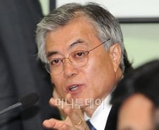 문재인 "난 노동변호사..근로시간 반드시 단축"