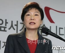 朴 "이사진 해답 내놓아야"···최필립 거취 '압박'