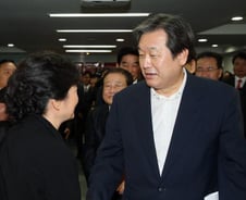 김무성 "박근혜 당선시키는게 애국…지면 국민 비참해져"