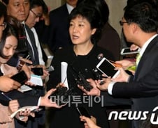 박근혜, 최필립 압박 "사퇴 거부로 해결안돼"