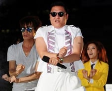 싸이, 바바라 월터스와 말춤?...ABC '더 뷰' 출연 확정